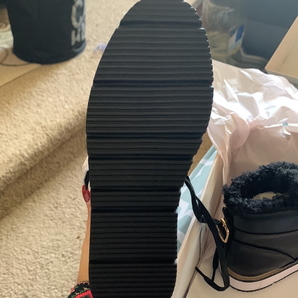 Just Fab hightop shoes - Picture 3 of 4